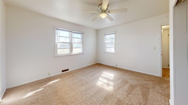Building Photo - Downtown Ames Duplex - Main Floor Unit