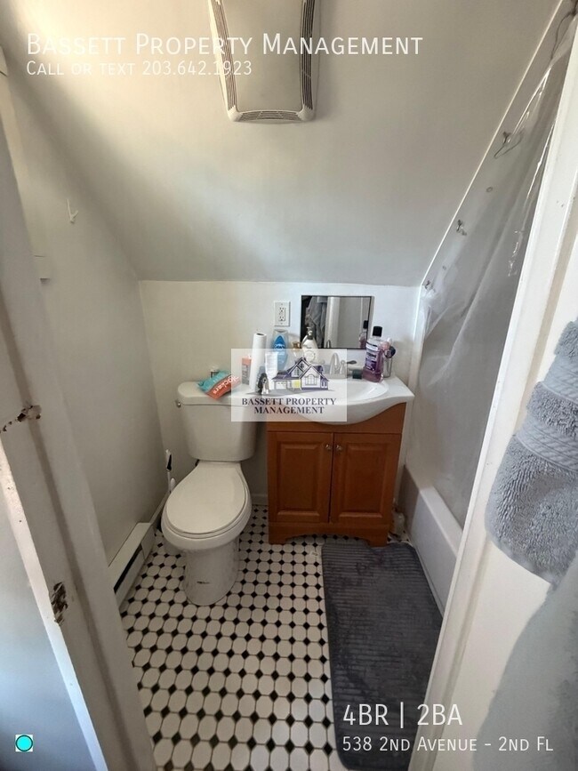 Building Photo - 538 2nd Ave