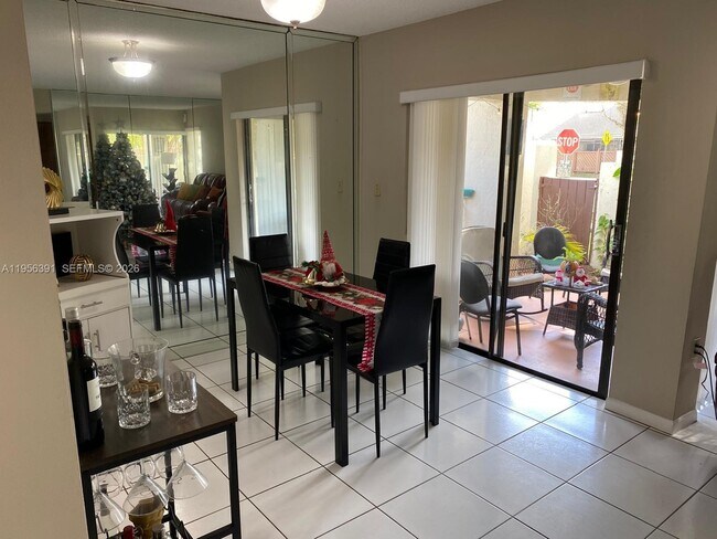 Building Photo - 9070 SW 125th Ave