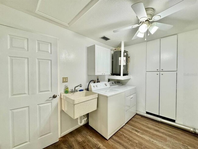 Building Photo - 1145 Stewart Dr