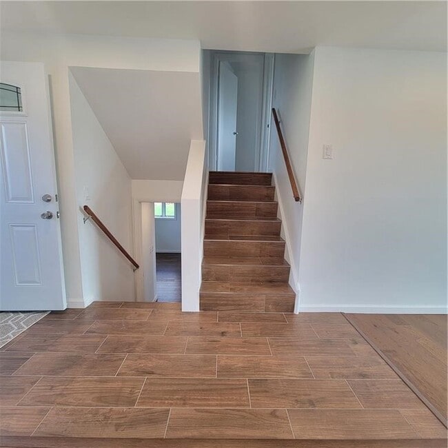 Building Photo - 47 Crimson Bramble Rd