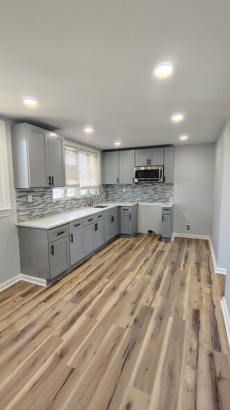 Building Photo - 1000 Main Ave