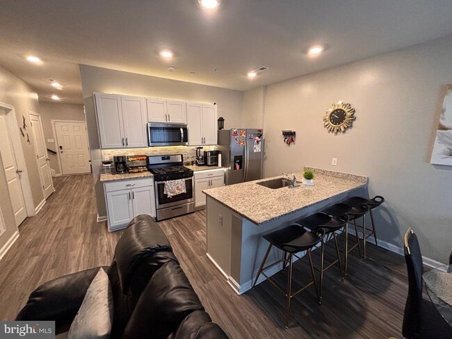 Building Photo - 255 Maple Run Dr