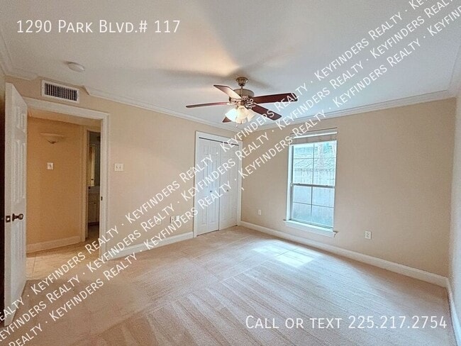 Building Photo - 1290 Park Blvd