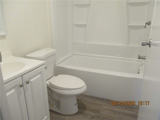 Building Photo - 569 Harbor Dr