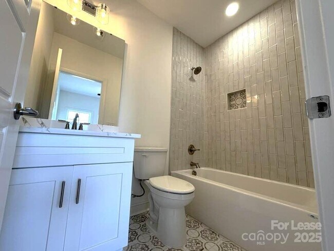 Building Photo - 8070 Blackwood Rd