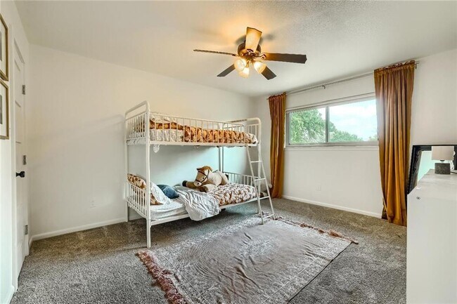 Building Photo - 1524 Sheridan Trail