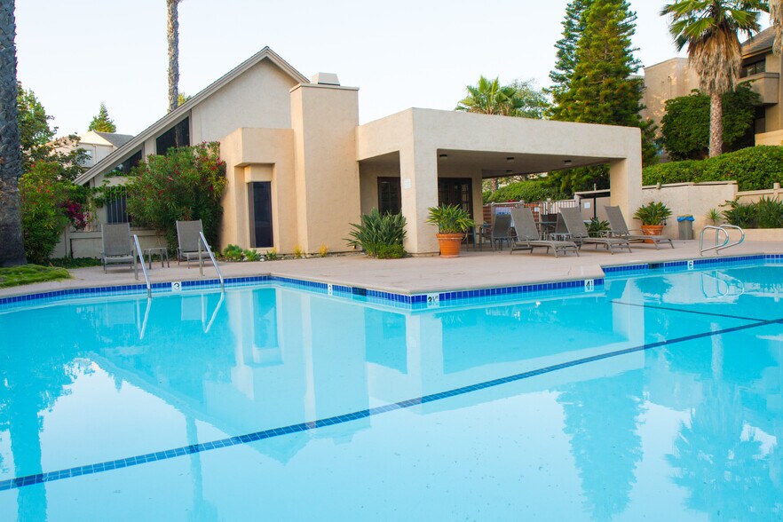 Building Photo - 8316 Via Sonoma