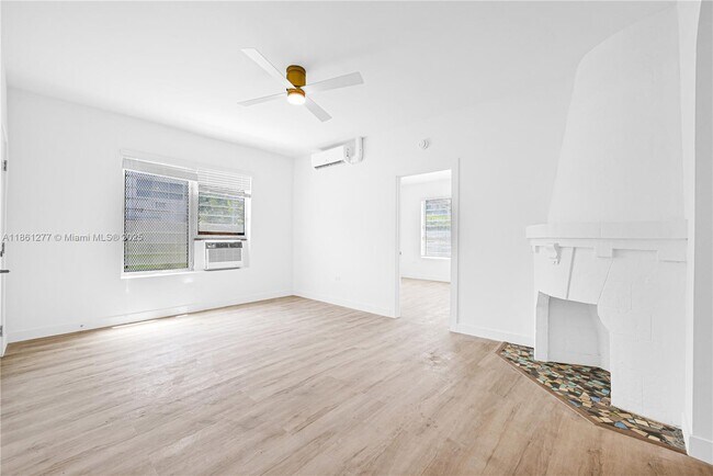 Building Photo - 641 10th St