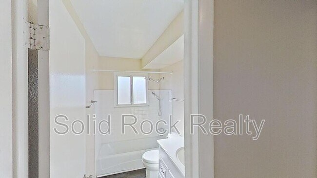 Building Photo - 1027 Westmoreland Rd