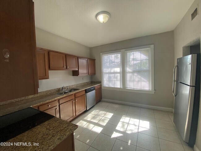 Building Photo - 2671 Forbes St