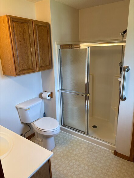 Master Bath - 495 S 51st St