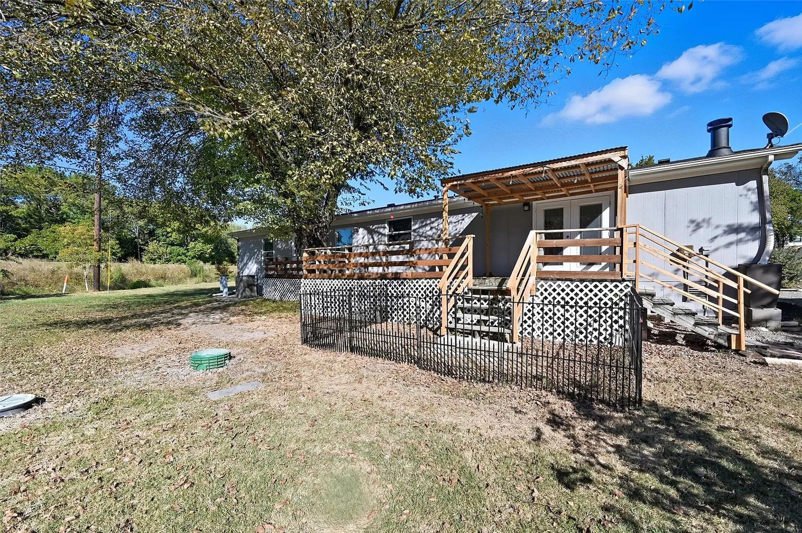 Building Photo - 2645 Bryant St