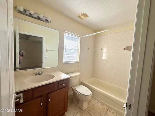 Building Photo - 28 Louvet Ln