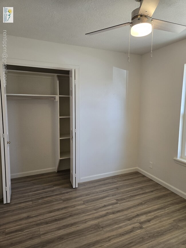 Building Photo - 1671 Klemmer Ave N