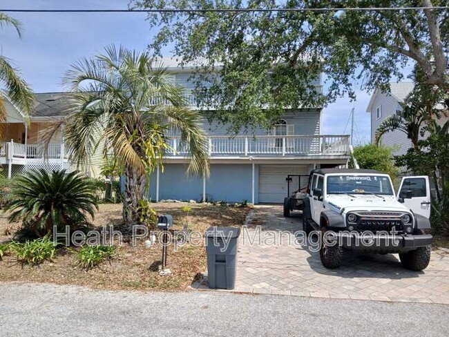 Building Photo - 4624 Landscape Dr