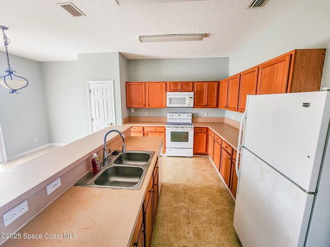 Building Photo - 1421 Halstead Ave NW