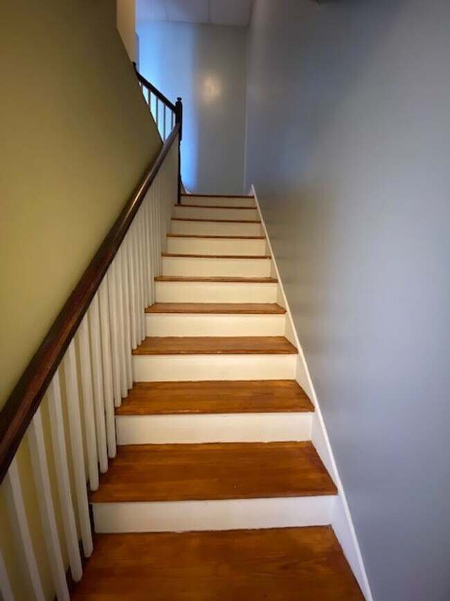 Building Photo - 326 Camden Ave