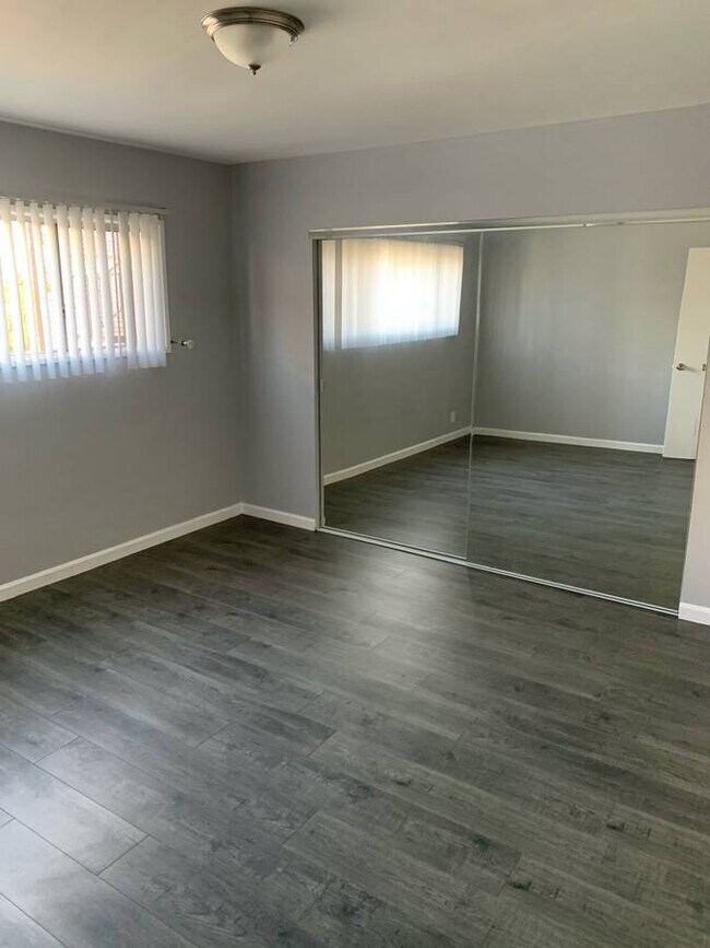 Building Photo - 5846 La Mirada Ave