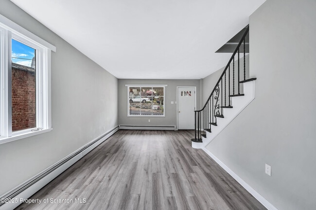 Building Photo - 196-198 Chamberlain St