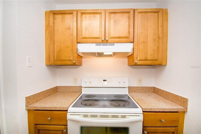 Building Photo - 13830 Orange Sunset Dr