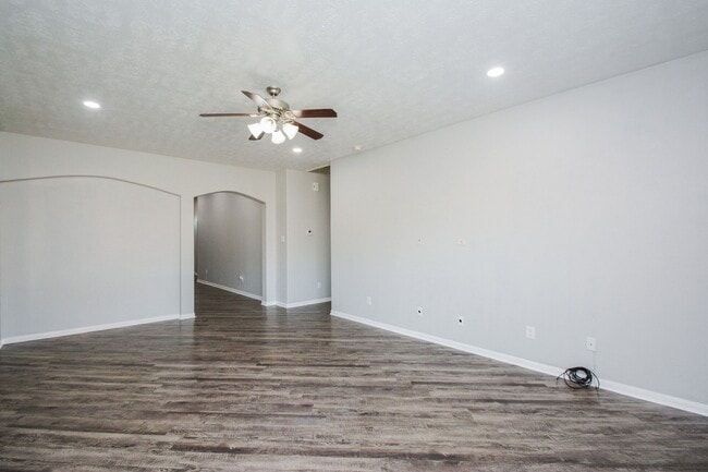 Building Photo - 6527 Capridge Dr