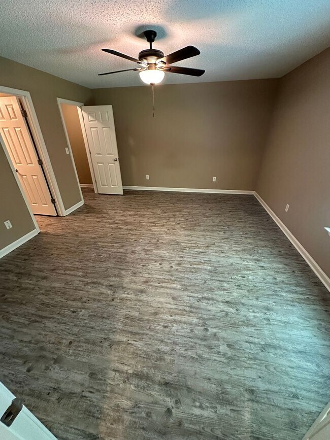 Building Photo - 107 Butterfield Crossing