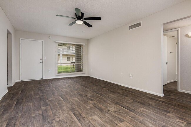 Interior Photo - The Lennox @ Tempe