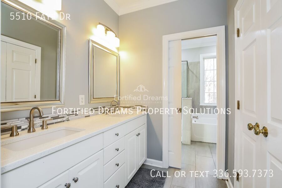 Building Photo - 5510 Faye Dr