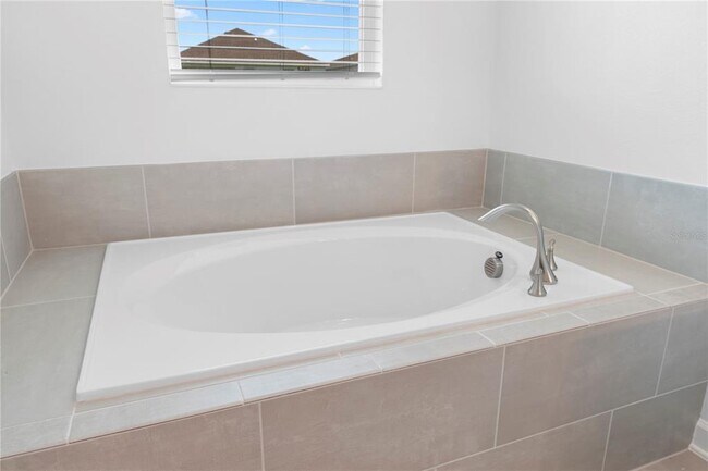 Building Photo - 1908 Blissful Dr