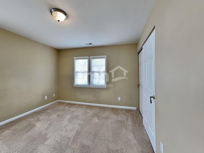 Building Photo - 2845 Roundleaf Ct