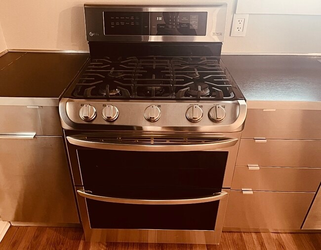 Building Photo - 1306 Oxford Ave