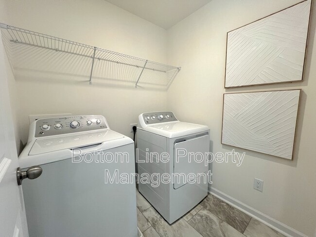 Building Photo - 3661 Secrest Lndg