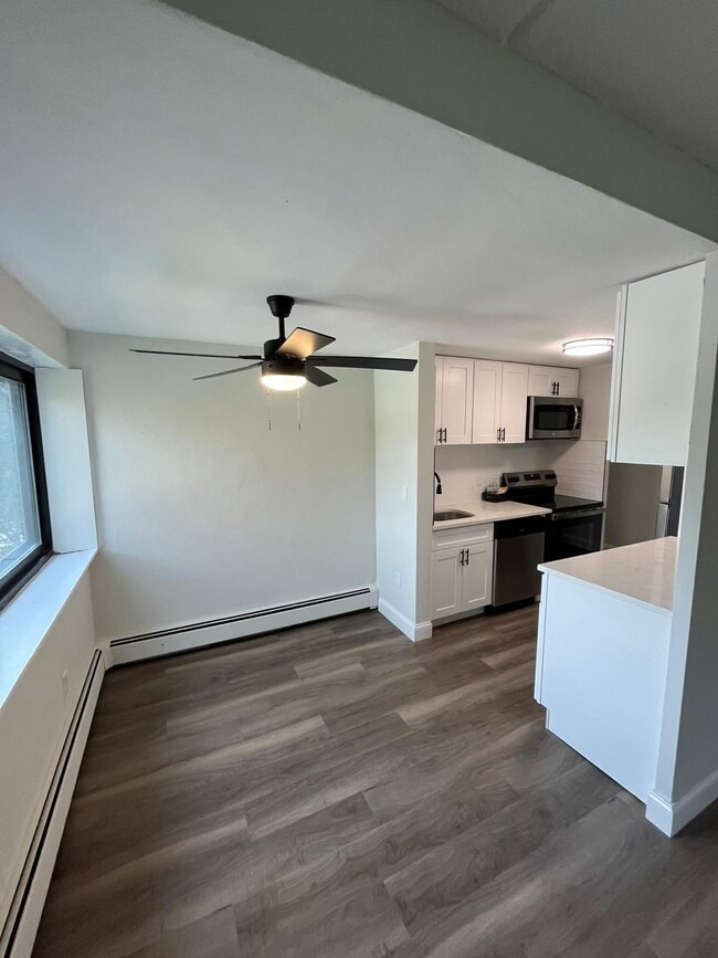Building Photo - Country Club Apartments