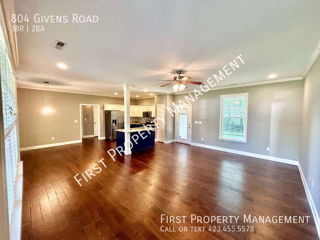 Building Photo - 804 Givens Rd