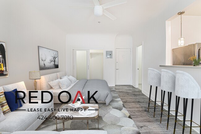 Building Photo - 121 N Kenmore Ave