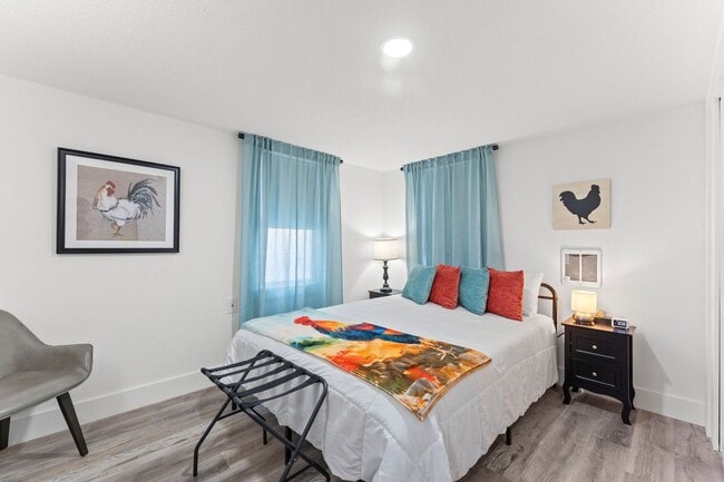 Building Photo - Stylish/Fully Furnished  2-Bedroom Retreat Near Campus & Downtown Columbia