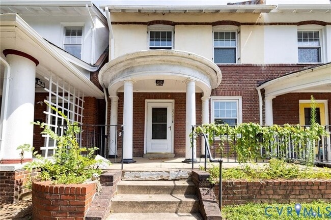 Primary Photo - 2302 Maplewood Ave