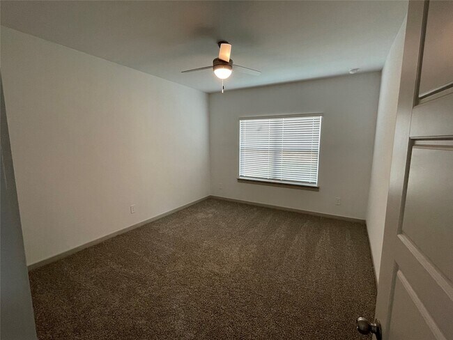 Building Photo - 12721 Oxford Gate Dr