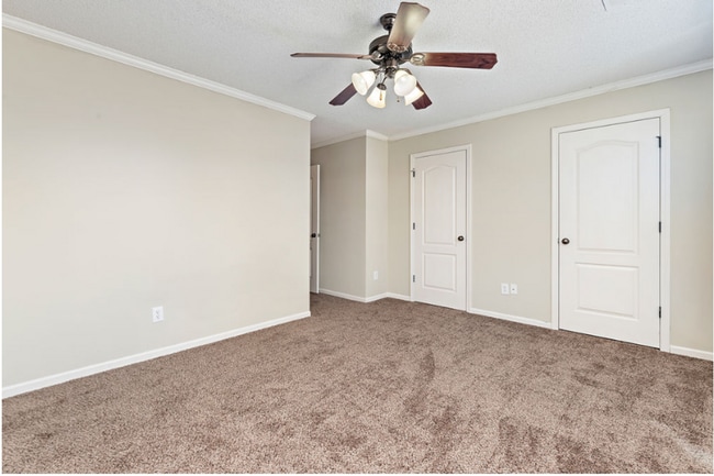 Building Photo - Spacious Two Bedroom Townhome - Available end of February