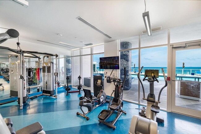 Building Photo - 3951 S Ocean Dr