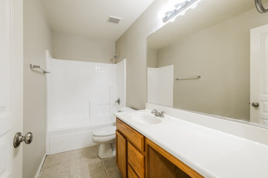 Building Photo - 11457 W Rio Vista Ln