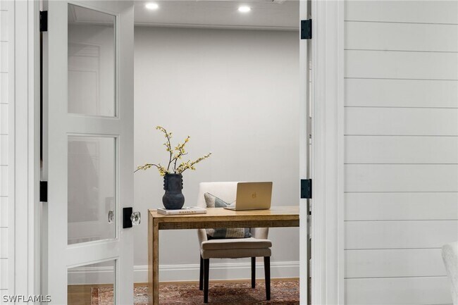 Building Photo - 3135 Riviera Dr