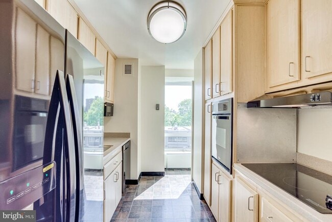 Building Photo - 1425 4th St SW