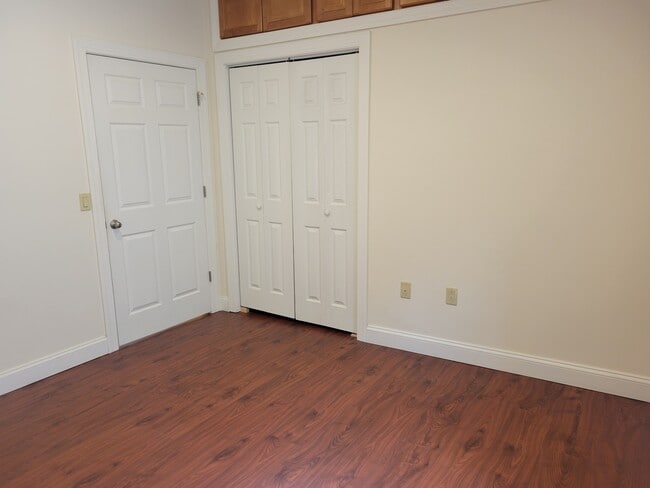 Building Photo - 66 E King St