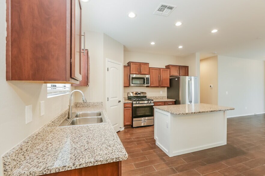 Building Photo - 21886 S 215th Pl