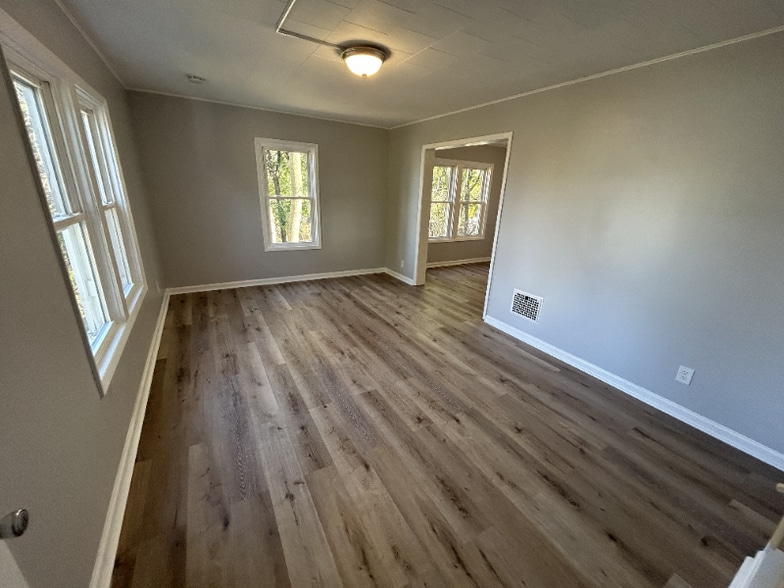 Building Photo - 133 Temple Pl