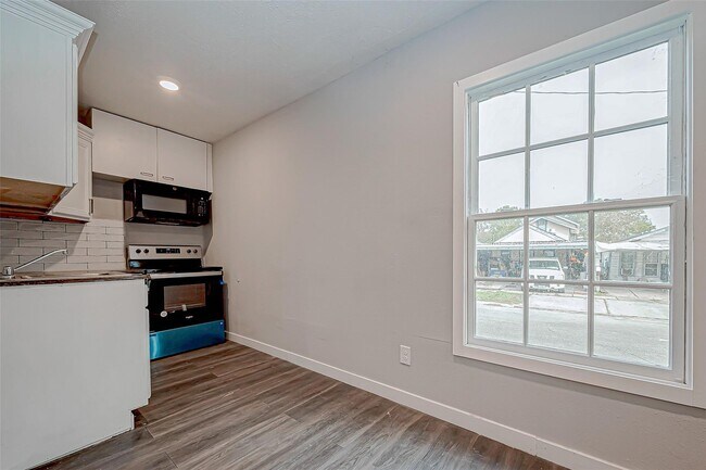 Building Photo - 7422 Avenue I