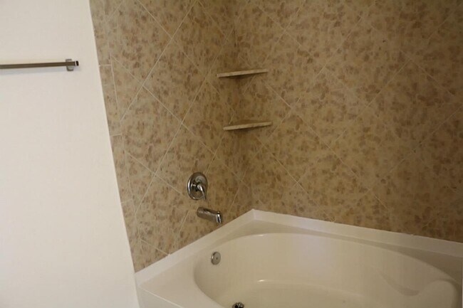 Building Photo - 19439 Archer Glen Dr