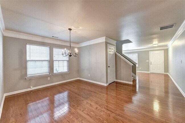 Building Photo - 3070 Centerglen Ln